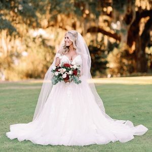 Idyllic Wedding gown, size 10